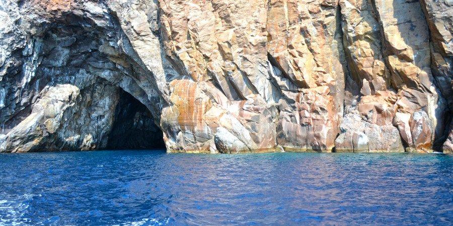 Mare e grotte di Ustica